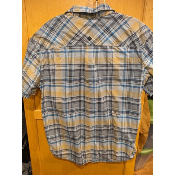 Prana Men's Button Down Short Sleeve Casual Shirt Size Large Fits Medium Too - Picture 2 of 4